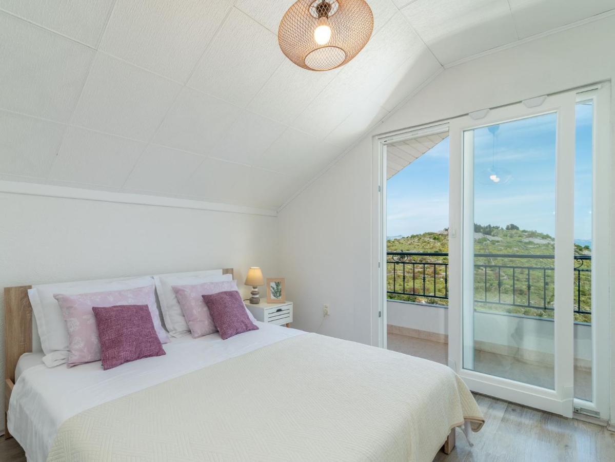 Scenic Sea View,Three Bedroom Villa With Pool Trogir Ngoại thất bức ảnh