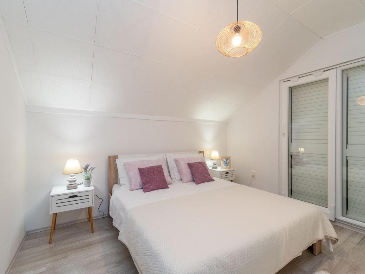 Scenic Sea View,Three Bedroom Villa With Pool Trogir Ngoại thất bức ảnh